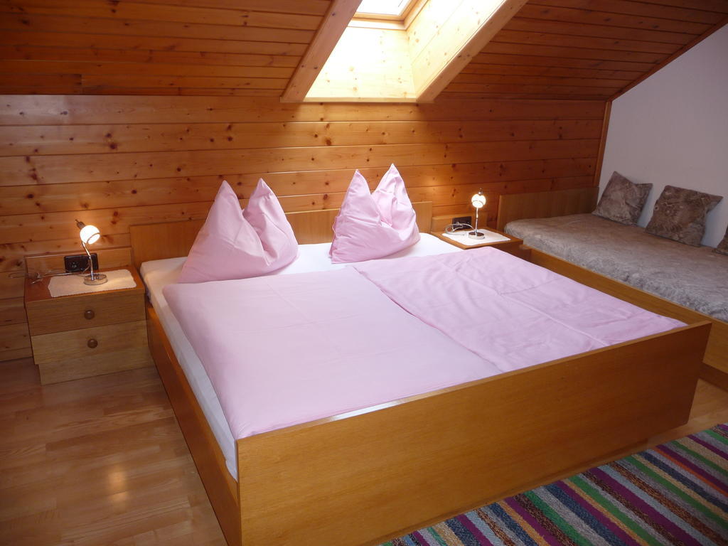 Gaestehaus Kuehnle Pichl bei Aussee Room photo